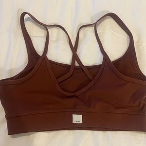 Vuori sports bra